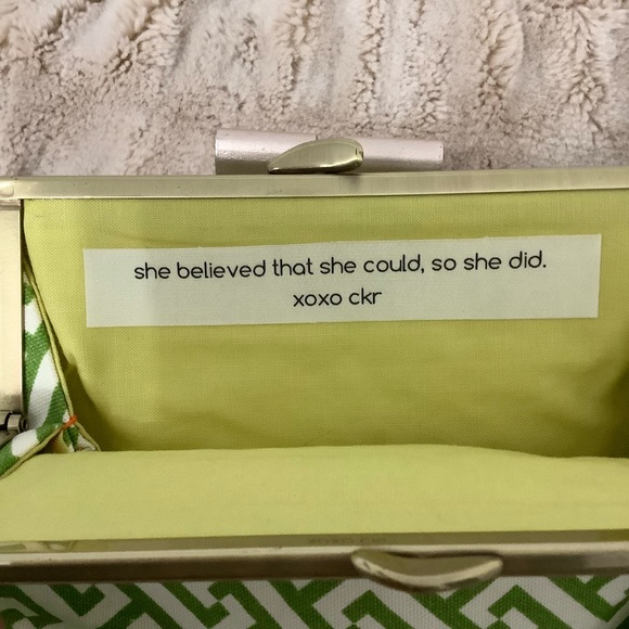 Mandy Nash Chevron clutch purse in excellent condition. Never used - Picture 7 of 8